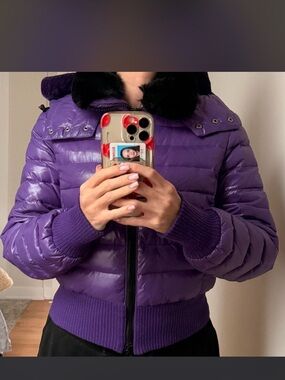 United Colors Of Benetton Shiny Purple Cropped Puffer Jacket with Black Collar